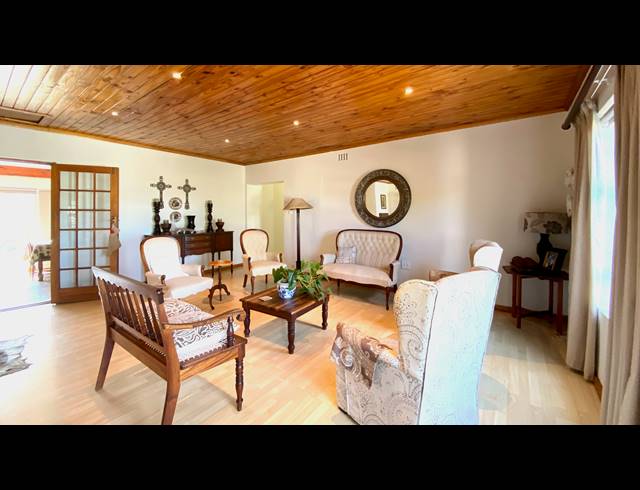 3 BEDROOM HOUSE FOR SALE IN DWARSKERSBOS